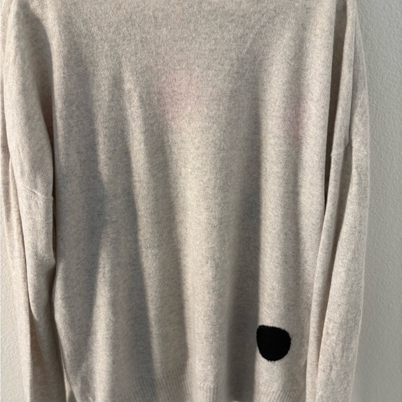 Lissa Todd Elegant Gray Sweater with Pink and Black Dots - Picture 5 of 6